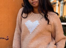 Strik til kvinder hos Noramoe - Blde strik: cardigans, pullovers og uldmix i ssonens farver