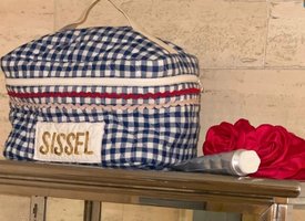 Tasker, blter, trklder og hrpynt der fuldender looket.