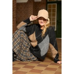 Black Colour - Beth Argyle Strik Jumper - Black