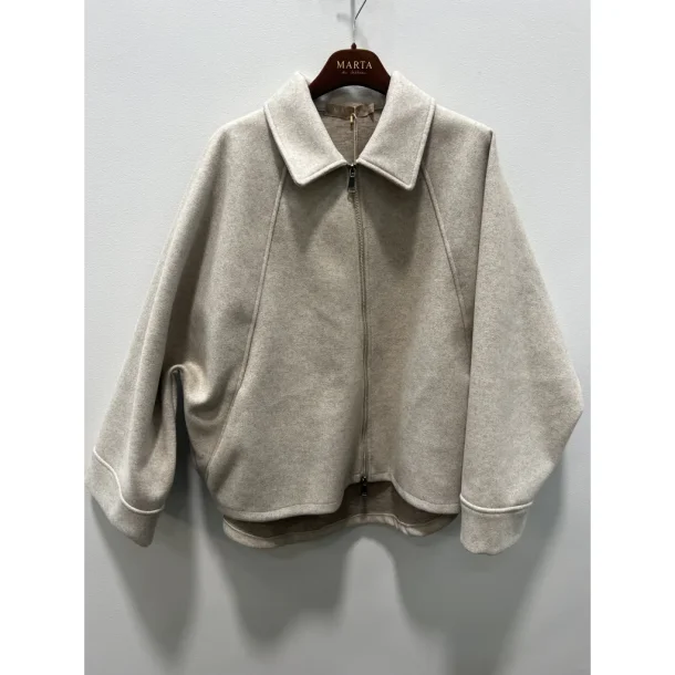 Marta - Julia Jakke - Beige