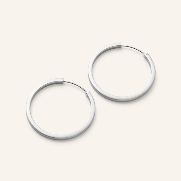 Pernille Cordyon - Small Circle Line Hoops - 40mm - S�lv