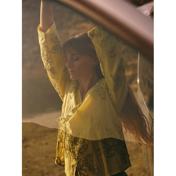 Heyanno - Charming Bond Bluse - Pampas