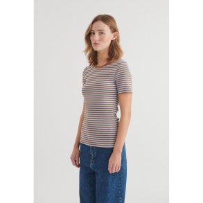 Basic Apparel - Ludmilla SS O-neck - Nuthact/Dutch Canal