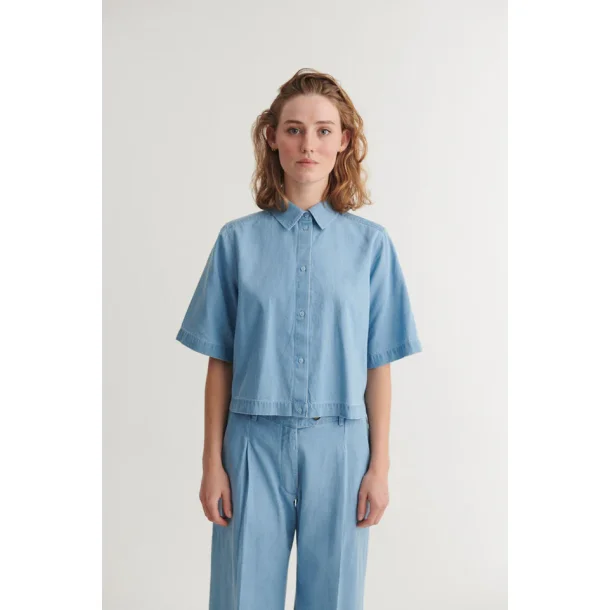 Basic Apparel - Cody SS Skjorte - Light wash