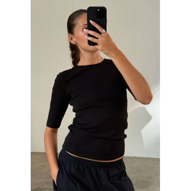 Boii - Femke O-neck Tee - Black