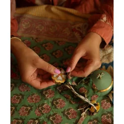 Doing Goods - Honey Heart Box - Small 