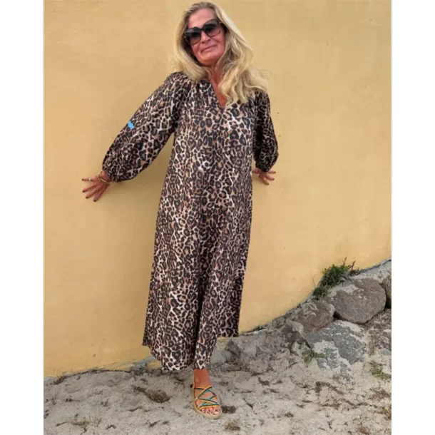 Wauw - Ana Kjole - Leo