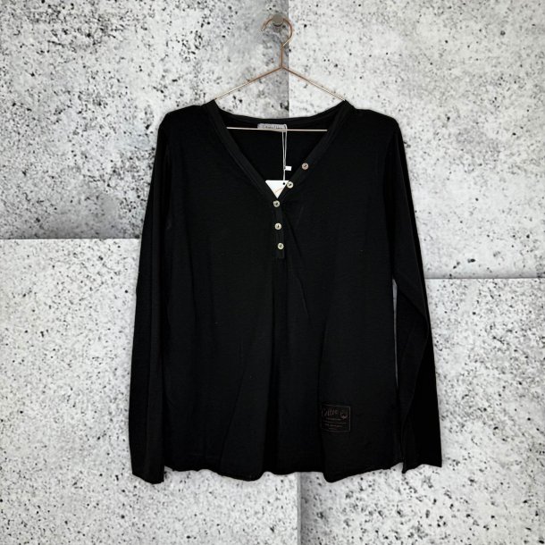 Cabana Living - Adalais LS tee - Black