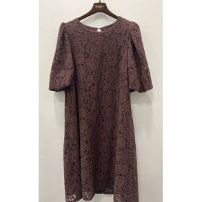 Marta - Yuna Kjole - Moro