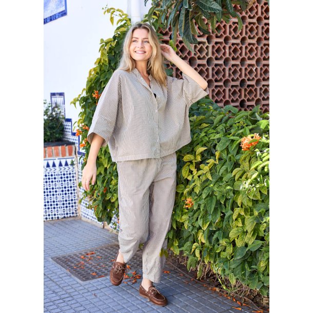 Black Colour - Ally Loose Shirt - Creme - ONESIZE
