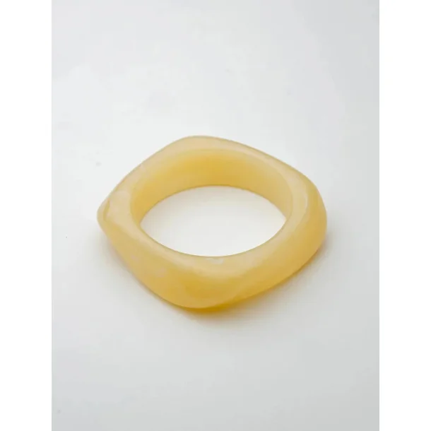 Bow 19 - Big square armb�nd - Creme