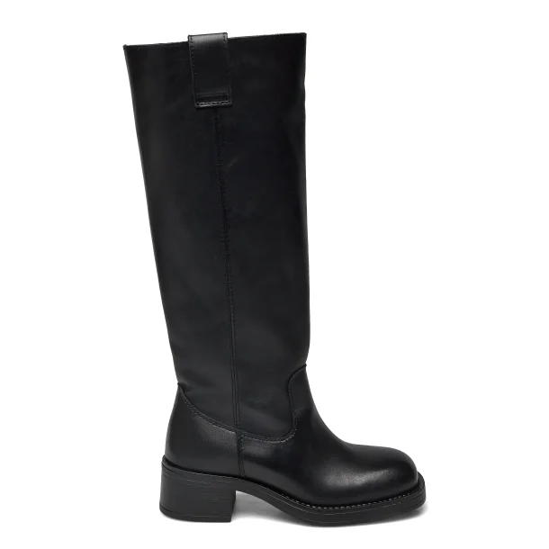 Pavement - Annika Stvler - Black