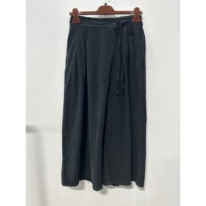 Marta - Mirella Bukser - Black