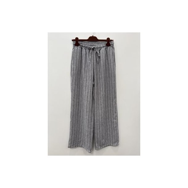 Marta - Clarissa Bukser - Nero