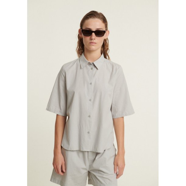 Basic Apparel - Silje SS Shirt - High Rise