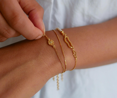 Kdearmbnd, perler og bangles i guld og slv. Mix og match.