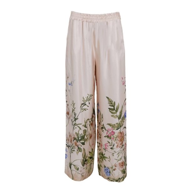 Black Colour - Zennia Bukser - Champagne Flower