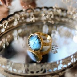 Ananda Soul - From Darkness To Light - Ring - Gold - Labradorite