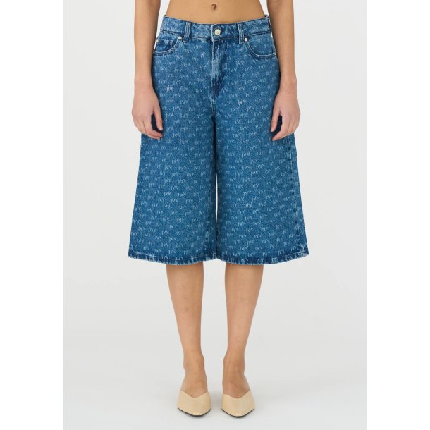 Ivy - Augusta Long Shorts - Wash Punch Needie
