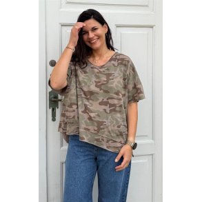 Marta - Harper T-shirt - Green Camo - Onesize