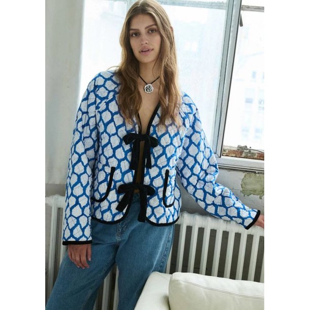 Sissel Edelbo - Suvanna jakke - Blue Leaves - Onesize 