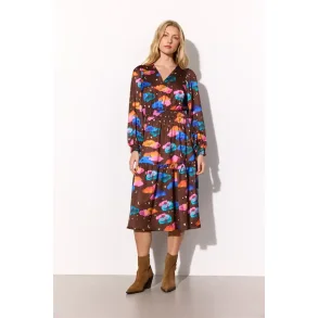 Hunkn - Sonja Kjole - Cocoa Sky Art Print