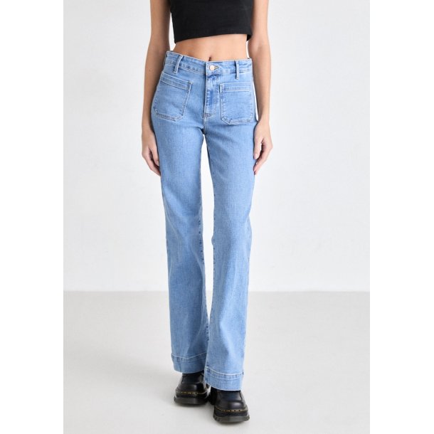 Wrangler - Flare Jeans - Velvet Sky