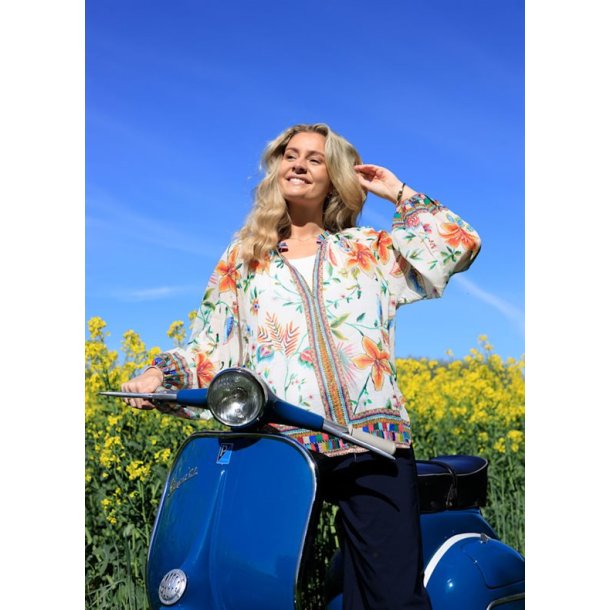 Black Colour - Art Blouse - Warm Orange - Onesize